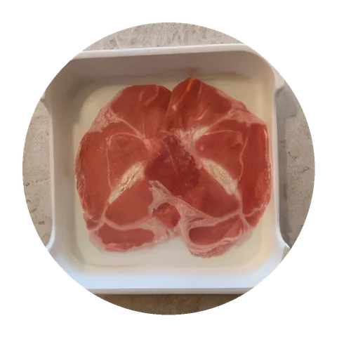 หมูสันคอสไลด์ จากเมนูสุกี้จัมโบ้